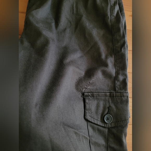 Olive Green Sateen Cargo Style Jogger UNIONBAY - Picture 4 of 5